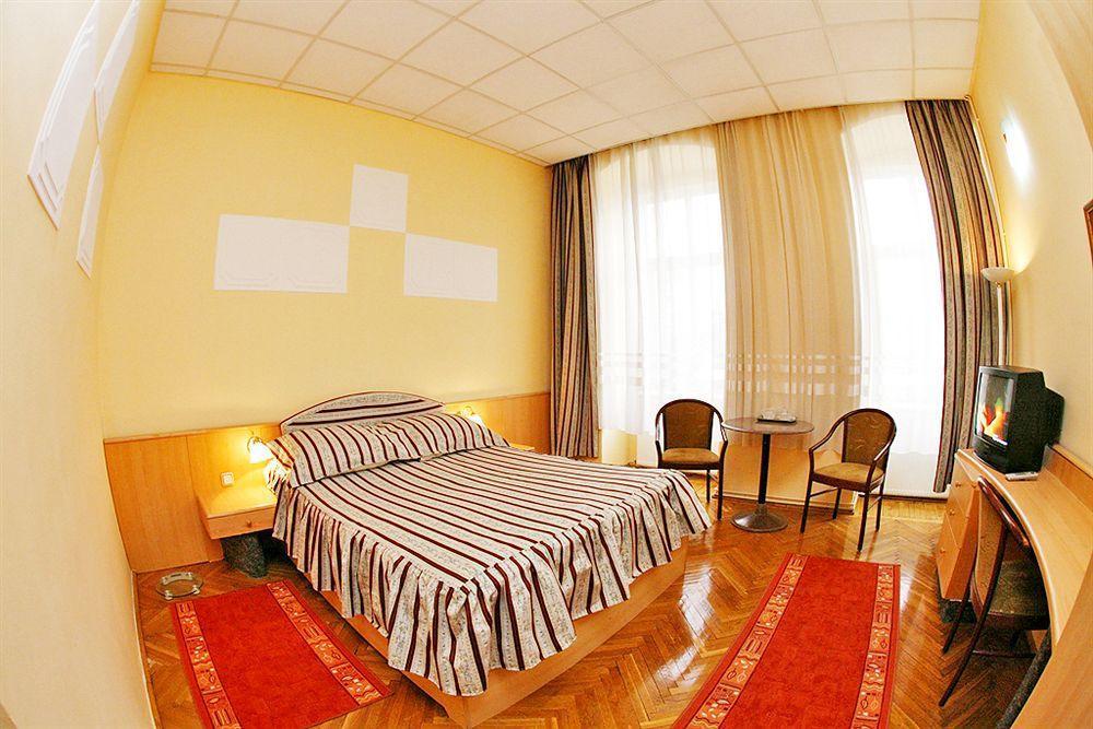 Hotel Melody Central Cluj-Napoca Extérieur photo